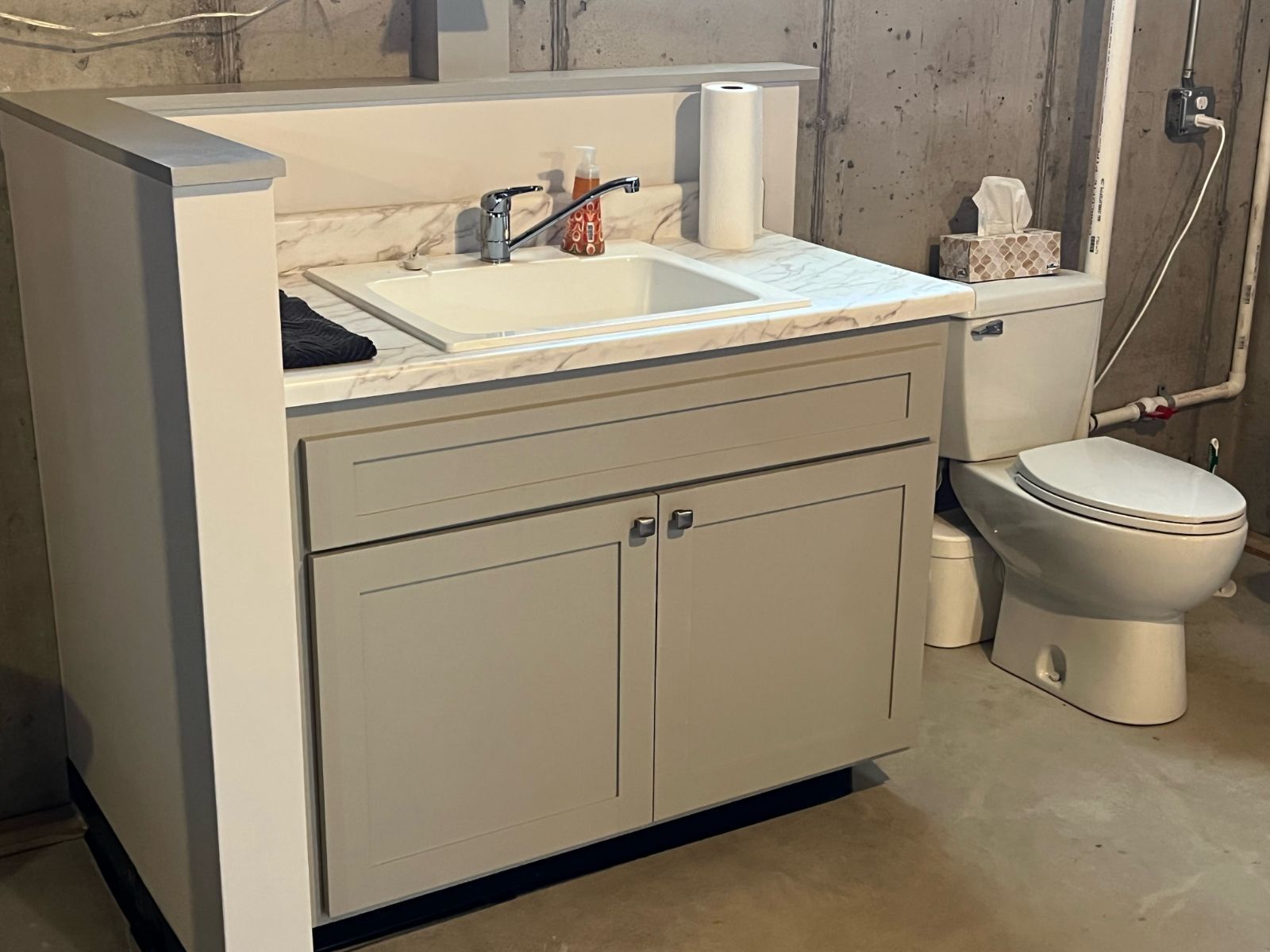 397547266_basementbath.jpeg.ad7ad1c300cce949dafc1e274b5c6d11.jpeg