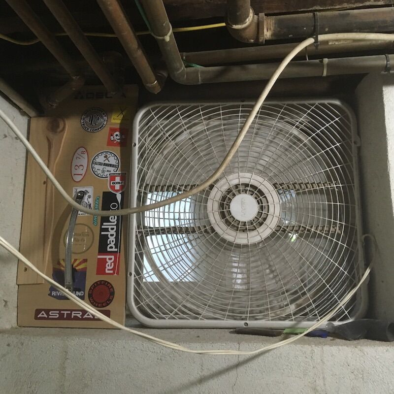 1173713195_windowjam-next-to-thefanblockerthing.JPG.cee6708d083343a82f587baddbaa52c1.JPG