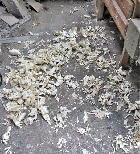 1100099812_AglueupFridayrestoftheshavings.JPG.75a5be3ba69a6d84eb8f99da59e6de43.JPG