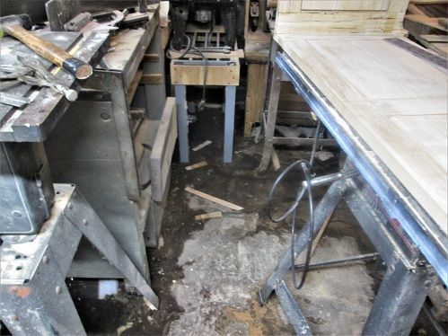 1369800417_WetfloorDungeonCreek.JPG.6238a15c12e543d7a2a2994a988adadb.JPG