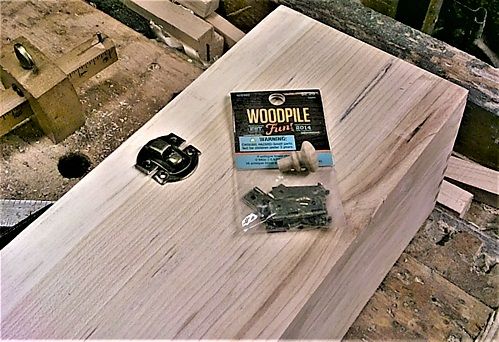 1930397980_Wednesdayboxhardware.JPG.d44cb7a158e98bb67c1865c6c1b987f5.JPG