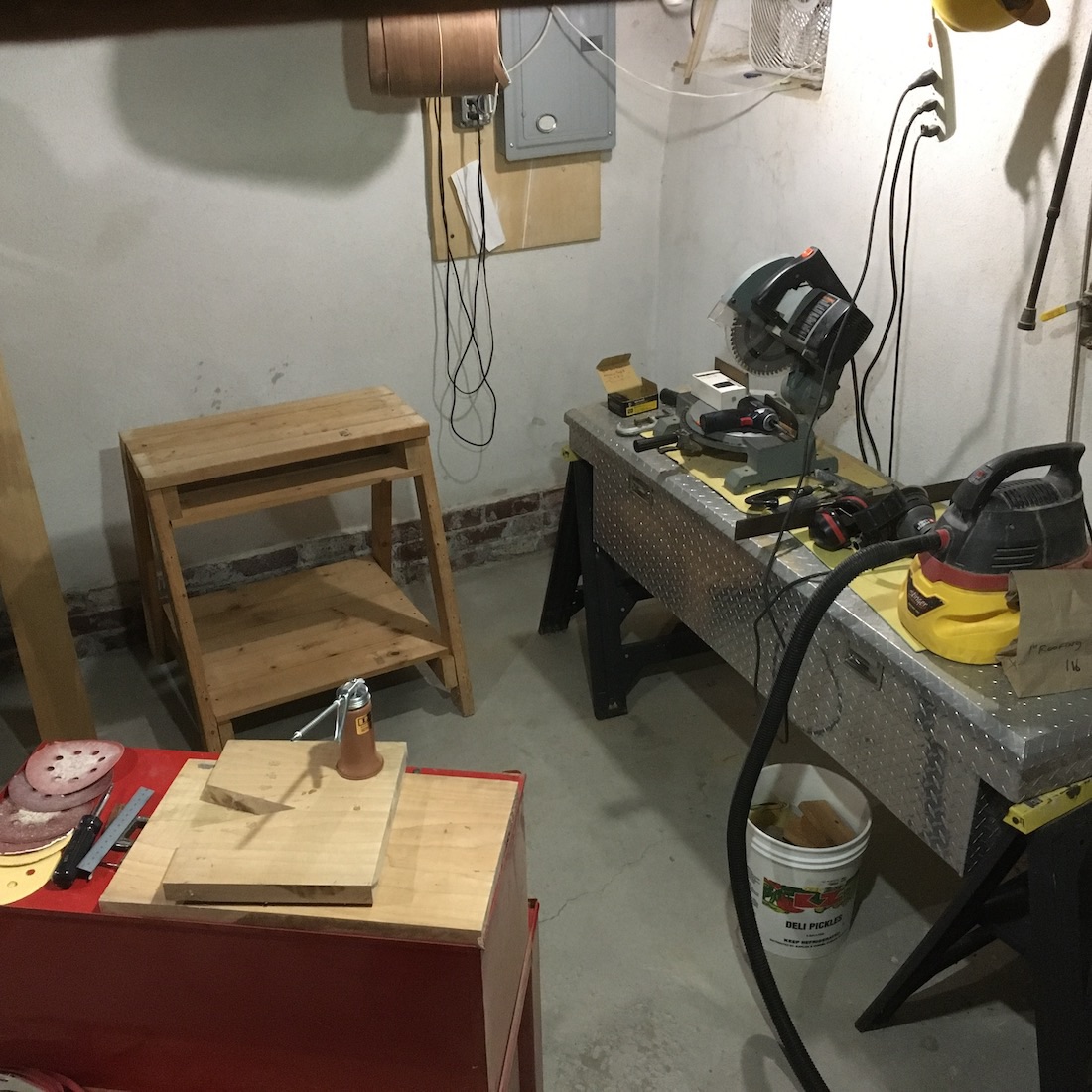 2122048482_newchopsawtable.JPG.5d4e8f94d89608710d3cf0e6f54ece46.JPG
