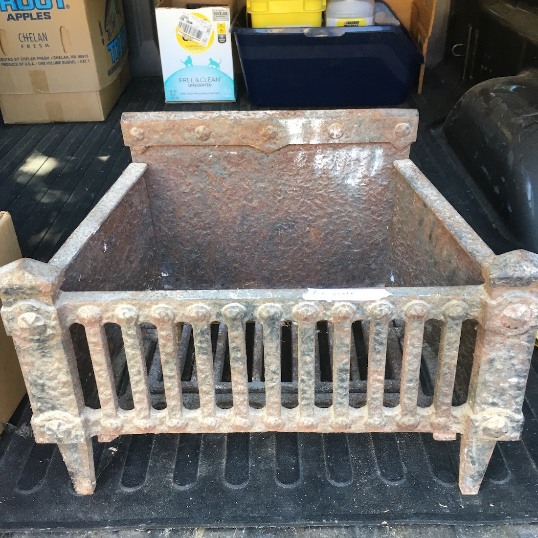 569878810_castironfireplaceinsertA.JPG.79cf42cda538bfdfefe1089f33e9e17f.JPG