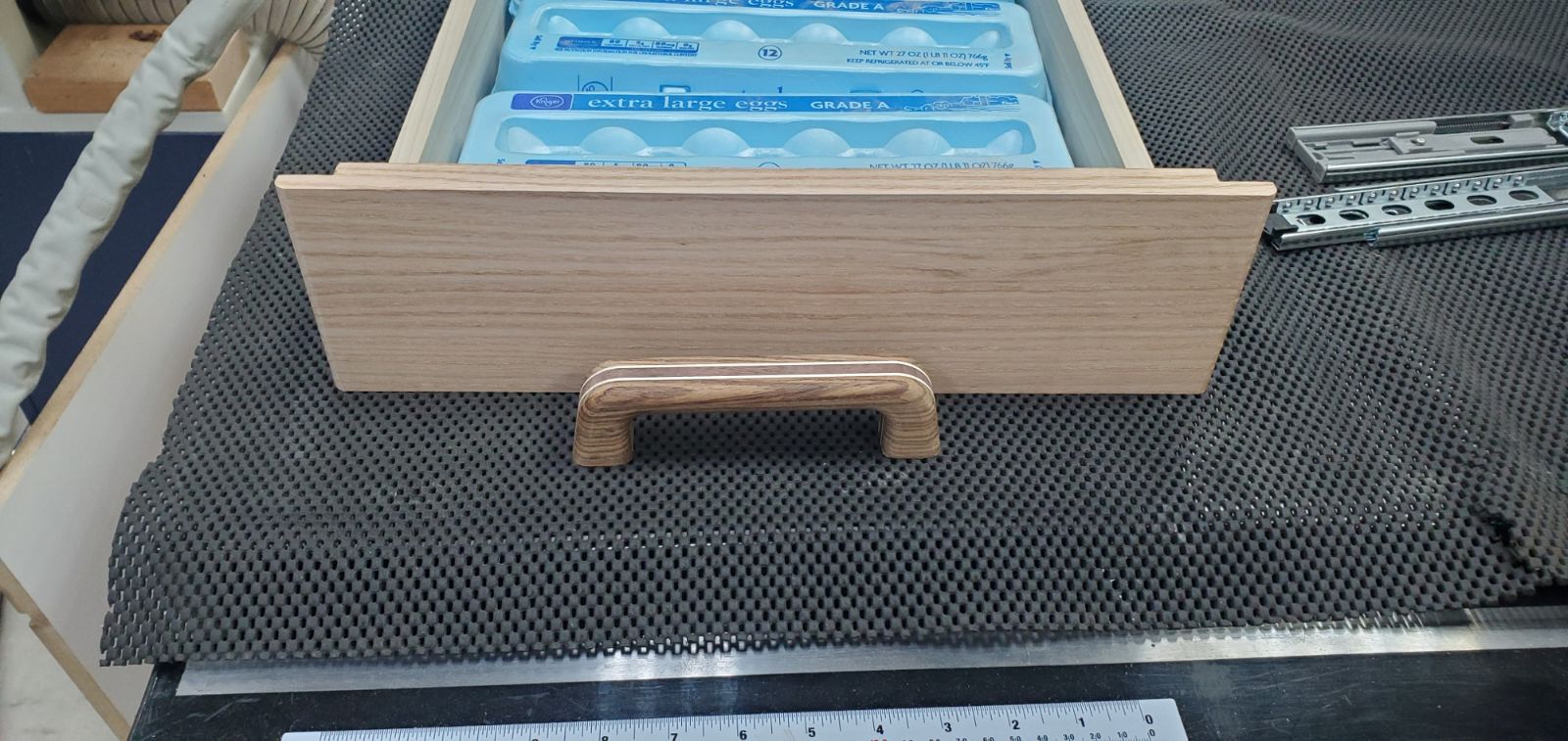 egg-drawer-12.jpg.049f01ee4d4ac6a9a499928f605144b6.jpg