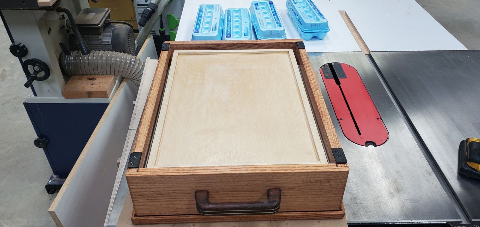 egg-drawer-20.jpg.165e358e376e767383d864c9f91a98a5.jpg