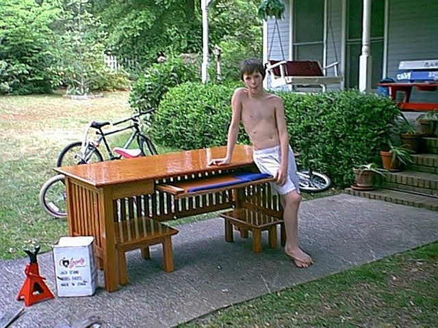1644626484_desk1.jpg.4a82052de558a806525767247dfdea30.jpg