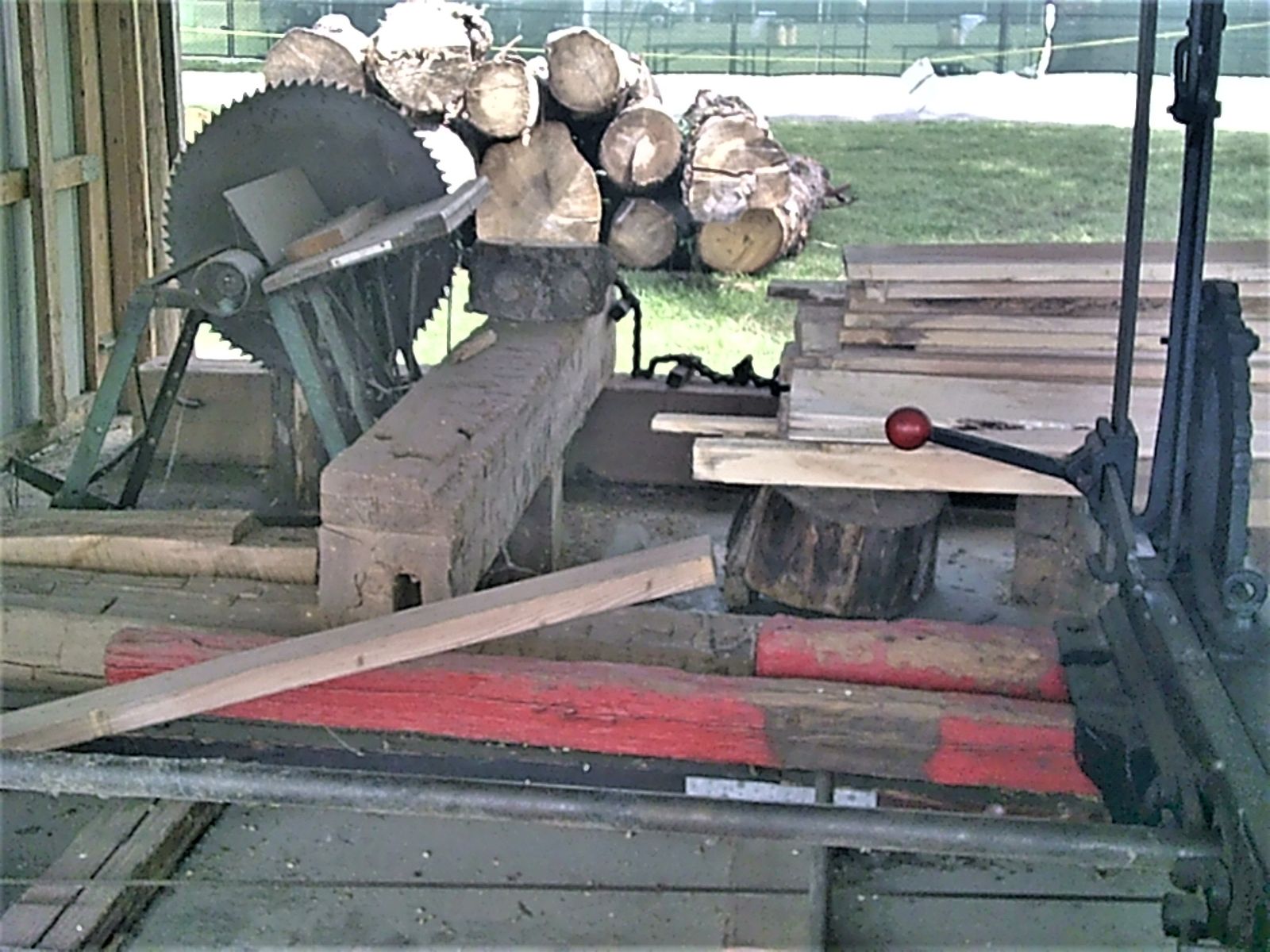 967576598_TractorFest2022cutoffsaw.JPG.c178ef284150fc3cf47df4cca12b8b5c.JPG