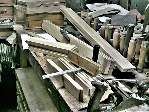 1244791527_FreakyFridaymessybench.JPG.cb71a3fc0b943aae0174c280ff36daf8.JPG
