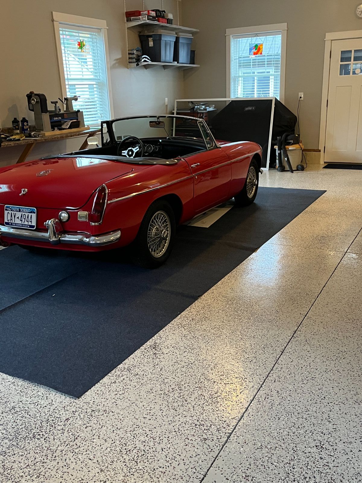 garagefloor2.jpg.4e20a5d2c42b4cf400c025e291e519b2.jpg