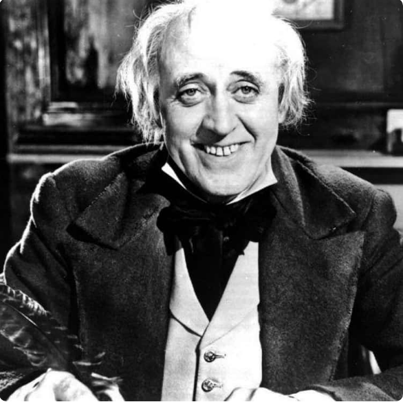 333690510_EbenezerScrooge.PNG.4dca1407a9deaac89471fd8cfbec3525.PNG