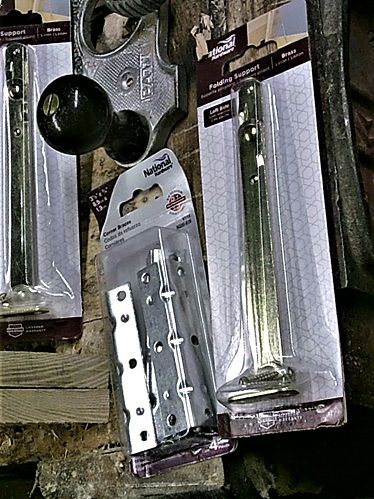 1621388189_NewLadderleghardware.JPG.29e7cd2f55a149b89d6410798ace11e6.JPG