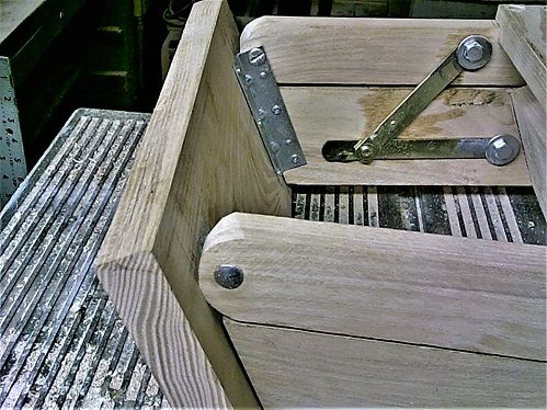 1862223592_Metalworkfoldeddown.JPG.5b9e74789ffa21ff7f255bac2e395c56.JPG