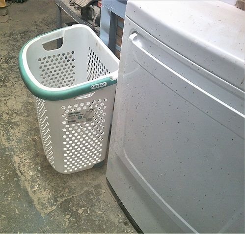 TheBoxmakerwaitningondryer.JPG.e258ac18836bea8fe0899f1f7440e01d.JPG