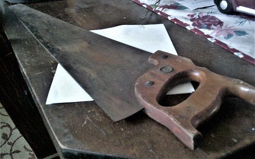 3YardsaleFREEsaw.JPG.973f08ef7f3676a5d2bd4870528b1afa.JPG