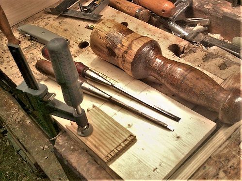 FancyTraycorner2chisels.JPG.5bfd0f4d9d4921460b3a4b59f0aba596.JPG