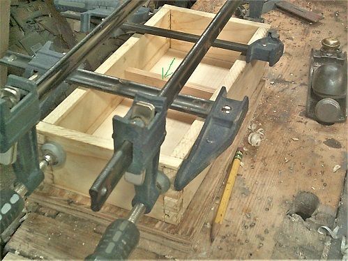 AugustBoxMondayGlue-upspacer.JPG.d86792e5135525a26a1c665d051396de.JPG