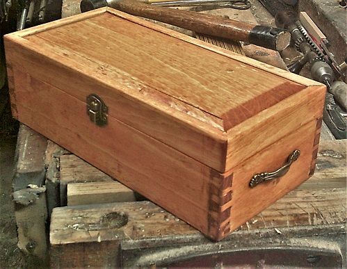AugustBoxPlanecasePIPends.JPG.a3a647d04dbf422d34db14400a374991.JPG