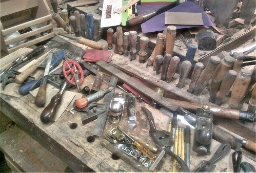 MessyBenchDetails1.JPG.e6b87eb5b9ec0a8eec7d8eb1ff0fcd52.JPG