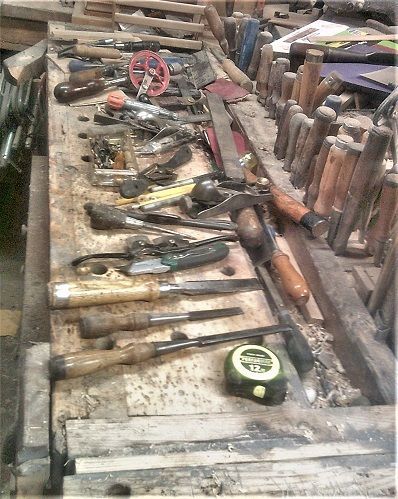 MessyBenchafteraProject.JPG.7485fe6d783f145cf62512372d357d40.JPG
