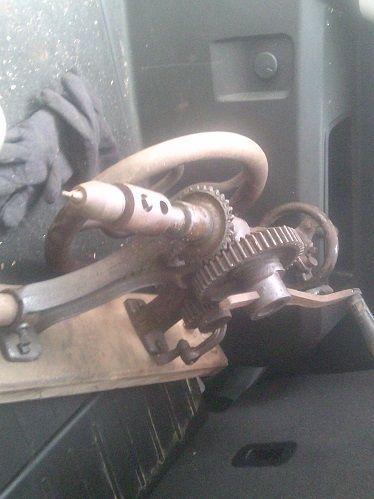DrillPressGears.JPG.26bd706d29aac3a9b1f531b3d149fa3e.JPG