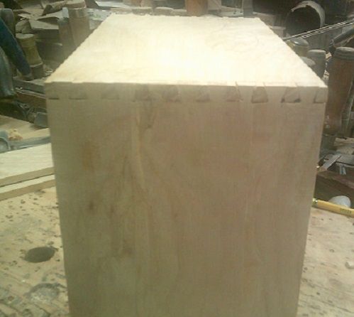 ResawDovetailworkCorner1done.JPG.044e65c34d6ef3e31727511c0d669c2b.JPG