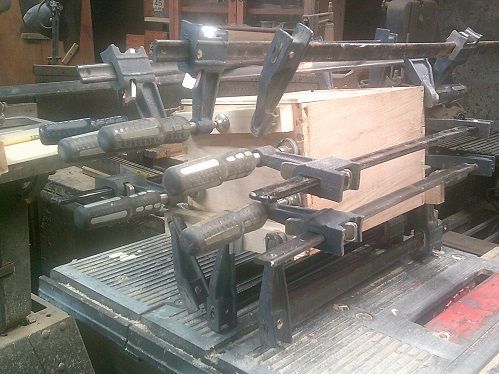 ResawsTheGlue-upalmostenoughclamps.JPG.083e90471746b6195361abf1b241a707.JPG
