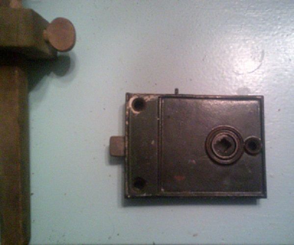 JanuaryRustHuntnewdoorlatch.JPG.a9d7d0cc401a960ee47ea4fe58af1dc3.JPG