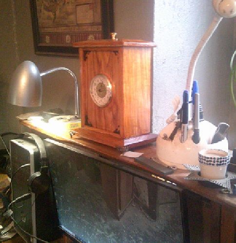 ResawClockFinalesideview.JPG.5811b33cbc4646ec53f7c448f4d8c15a.JPG