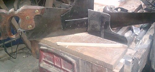 ResawClockProject2Mitreboxandsaw.JPG.550491203c5409ccae50b5a3f8f87e60.JPG