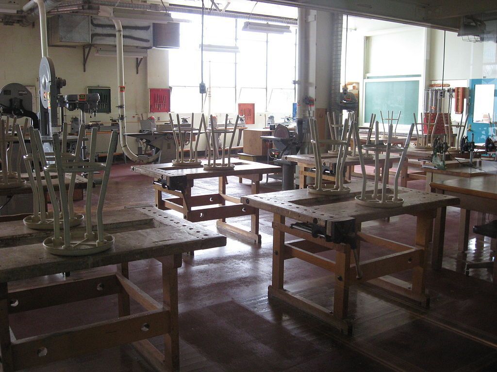 1024px-Woodwork.JPG