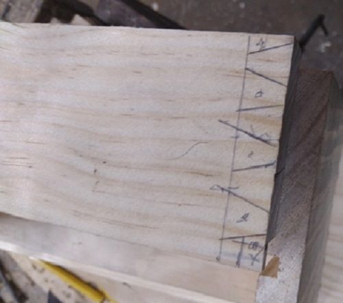 ChiselCaseDovetail2fronttailslaidout.jpg.019a4594a2992dd3dc5e88195fa9d58c.jpg