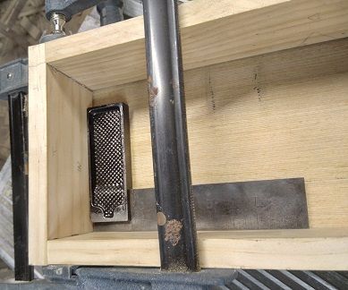 ChiselCaseDovetail3checkforsquare.jpg.791997dd232dec24d7454d4721220e12.jpg