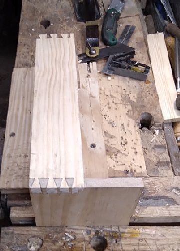 ChiselCaseDovetail3neededamallet.jpg.c2563482dd926ecf1544372eada530de.jpg