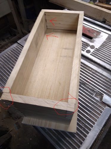 ChiselCaseDovetail3panelahairtoowide.jpg.2aedeab2fb6aa5a8ed539af05a1d176a.jpg