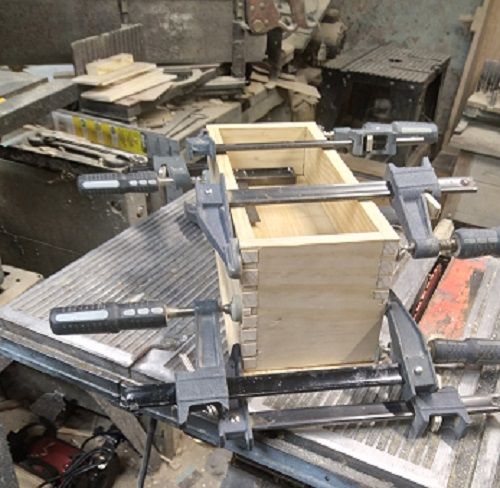 ChiselCaseDovetail3pre-setclamps.jpg.462463462916e945e6963283966dc355.jpg