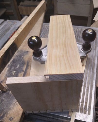ChiselCaseDovetailtrickyfront.jpg.2a4450f3f6598b435f91417fef150c92.jpg