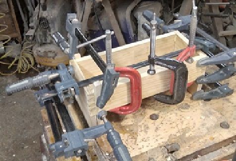 ChiselCaseGlueupclampedthefloorboard.jpg.e801774f48fff2849e40376353e80ff7.jpg