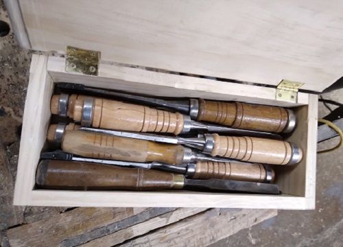 ChiselCaselidwork10chisels.jpg.c4c392d9b255a6bd39ba60896f467d4e.jpg