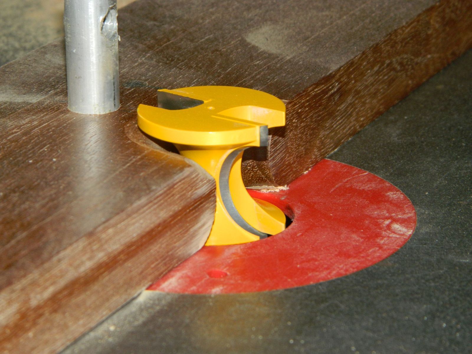 roundoverbit.jpg.81eb5b7a7c9b85003b67393770c29c3e.jpg