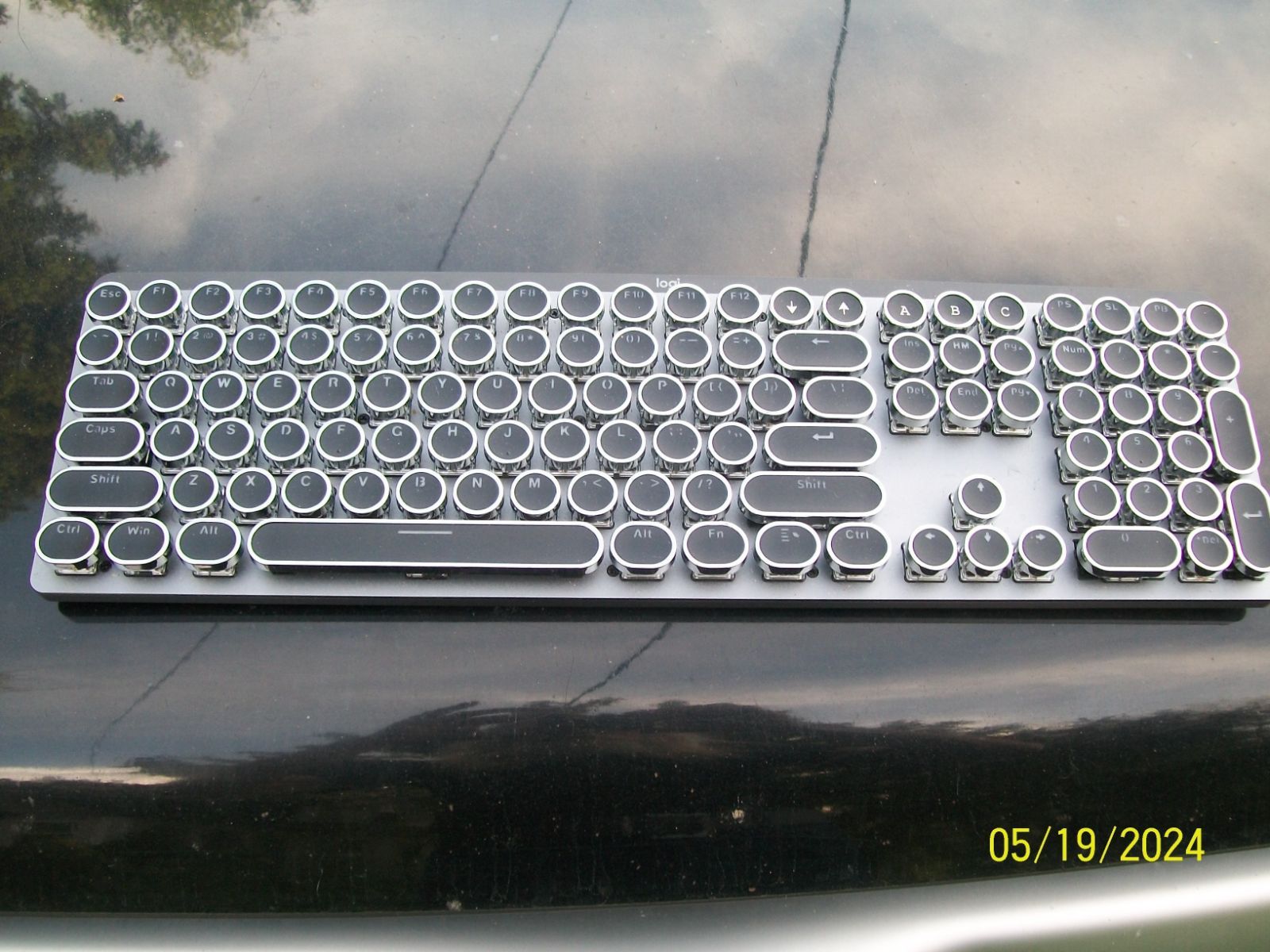Keyboard.jpg.8a1ba4a7d13de764520dff9b5821d534.jpg