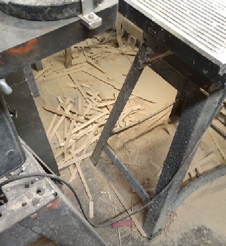 MayProjectRaisedPanelsbusysaw.jpg.0e051be7593e5170424002f3168efe4d.jpg