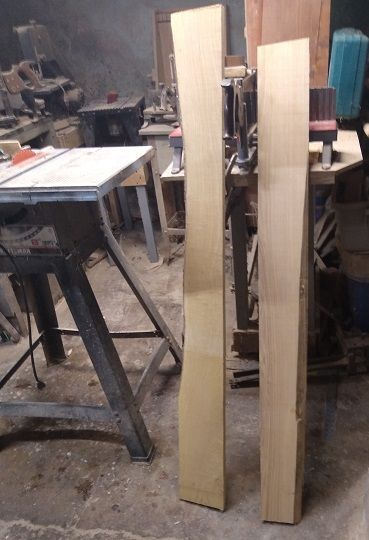 SofaTableBuild1st2planks.jpg.b8cbf04e88466c81717c0a60a7737864.jpg