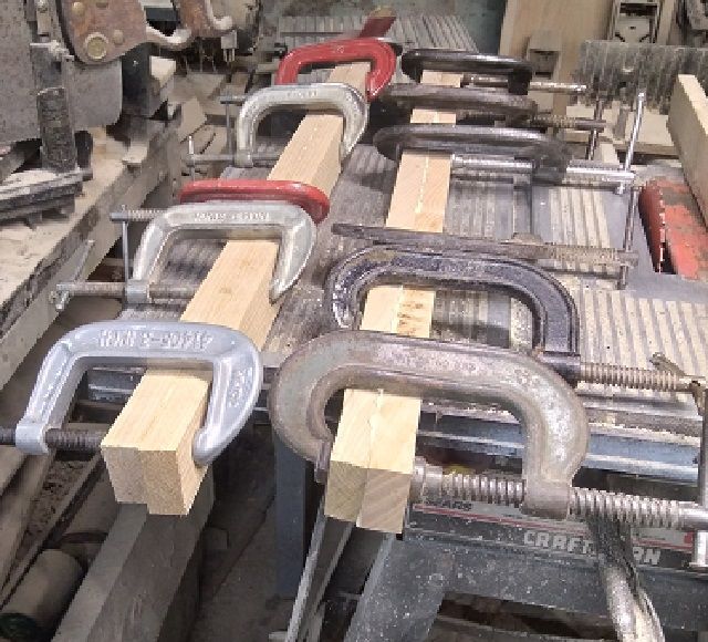 SofaTableBuild2legsgluedup.jpg.f3242793f35a31c0ea944ace47052677.jpg