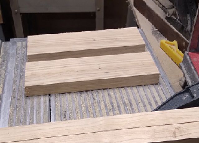 SofaTableBuildApronsendapronscut.jpg.f6cf7a18dca0ab8f21920d52052c7004.jpg
