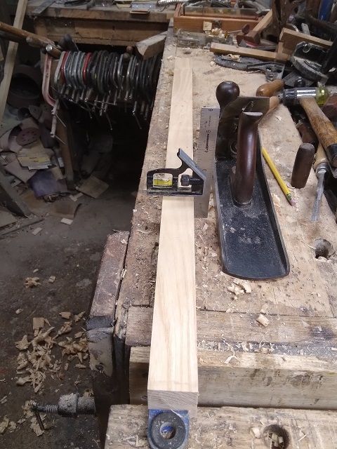 SofaTableBuildLegWorkalmostsquare.jpg.007097906c8bcaa201e001cfdaf78176.jpg
