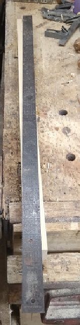 SofaTableBuildLegWorklayingthetaperout.jpg.7e53eb663247d9d5036bded482cd9dc1.jpg