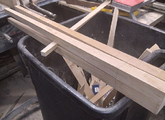 SofaTableBuildLegWorksideview.jpg.01e27dc16080c97b59357b80fd72ffda.jpg