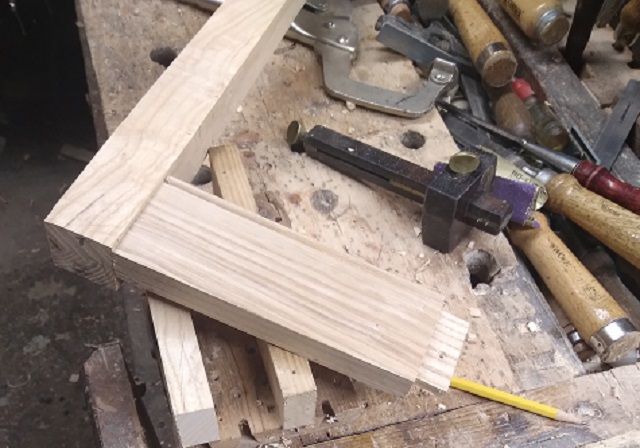 SofaTableBuildMortiseDryfit.jpg.9a29588d894a49cb7d31984a43a3c15b.jpg