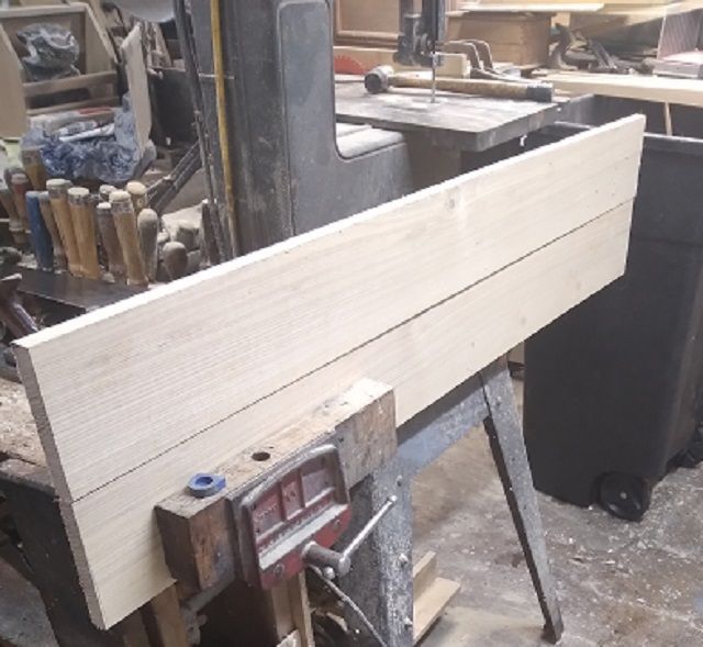 SofaTableBuildTableTopalmostamatch.jpg.5d3ff5ab47e7e2f2f6bee319af1d1539.jpg