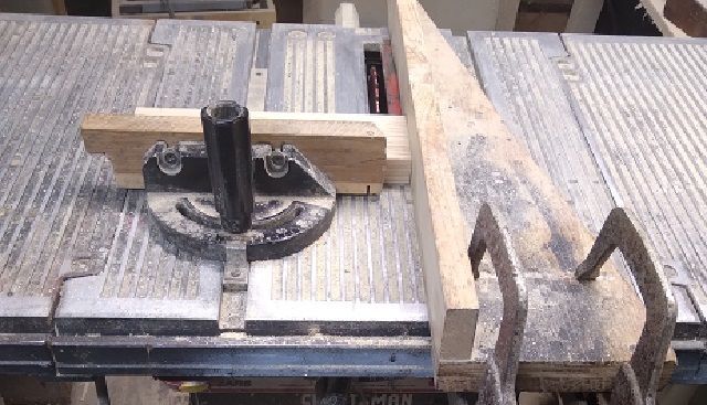 SofaTableBuildTenondaytenonmaker.jpg.e4479783e6e774adcffe884418023d77.jpg